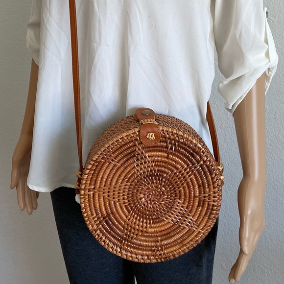 Handbags - NWOT Boho Wicker Bamboo Straw Rattan Crossbody Round Purse with Star Design